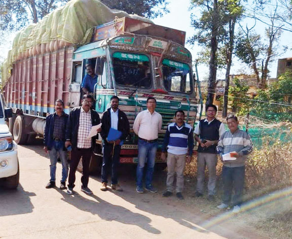 561 बोरा धान जब्त