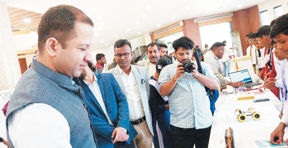 महासमुंद के एटीएल विद्यार्थियों की राज्य स्तरीय उपलब्धि, शिक्षा सचिव ने की सराहना