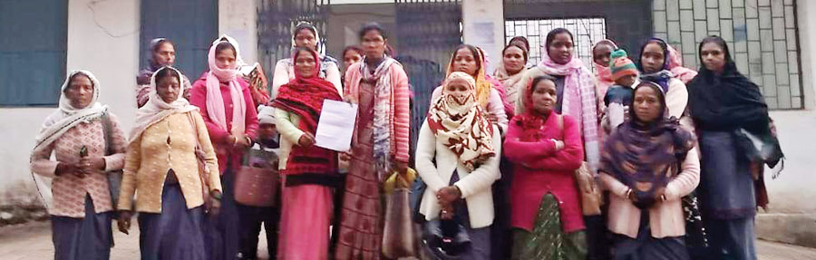आंबा कार्यकर्ताओं ने सुपरवाइजर पर लगाए उत्पीडऩ के आरोप आंबा कार्यकर्ताओं ने सुपरवाइजर पर लगाए उत्पीडऩ के आरोप