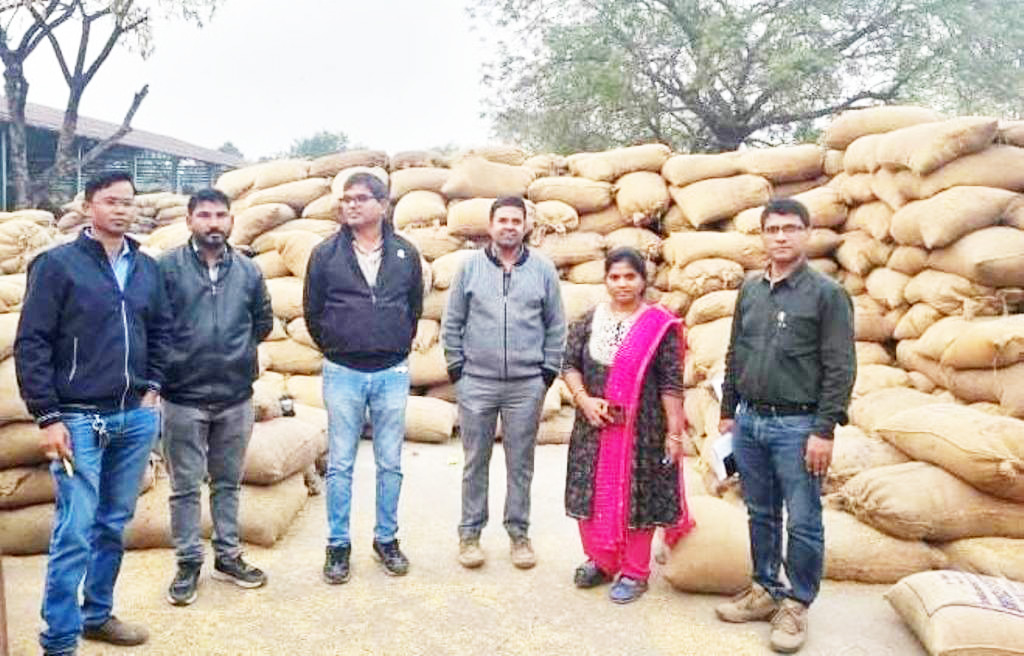 तौल में गड़बड़ी कर किसानों से ज्यादा ले ली गई 52 लाख से अधिक का 1704 क्विंटल धान जब्त तौल में गड़बड़ी कर किसानों से ज्यादा ले ली गई 52 लाख से अधिक का 1704 क्विंटल धान जब्त