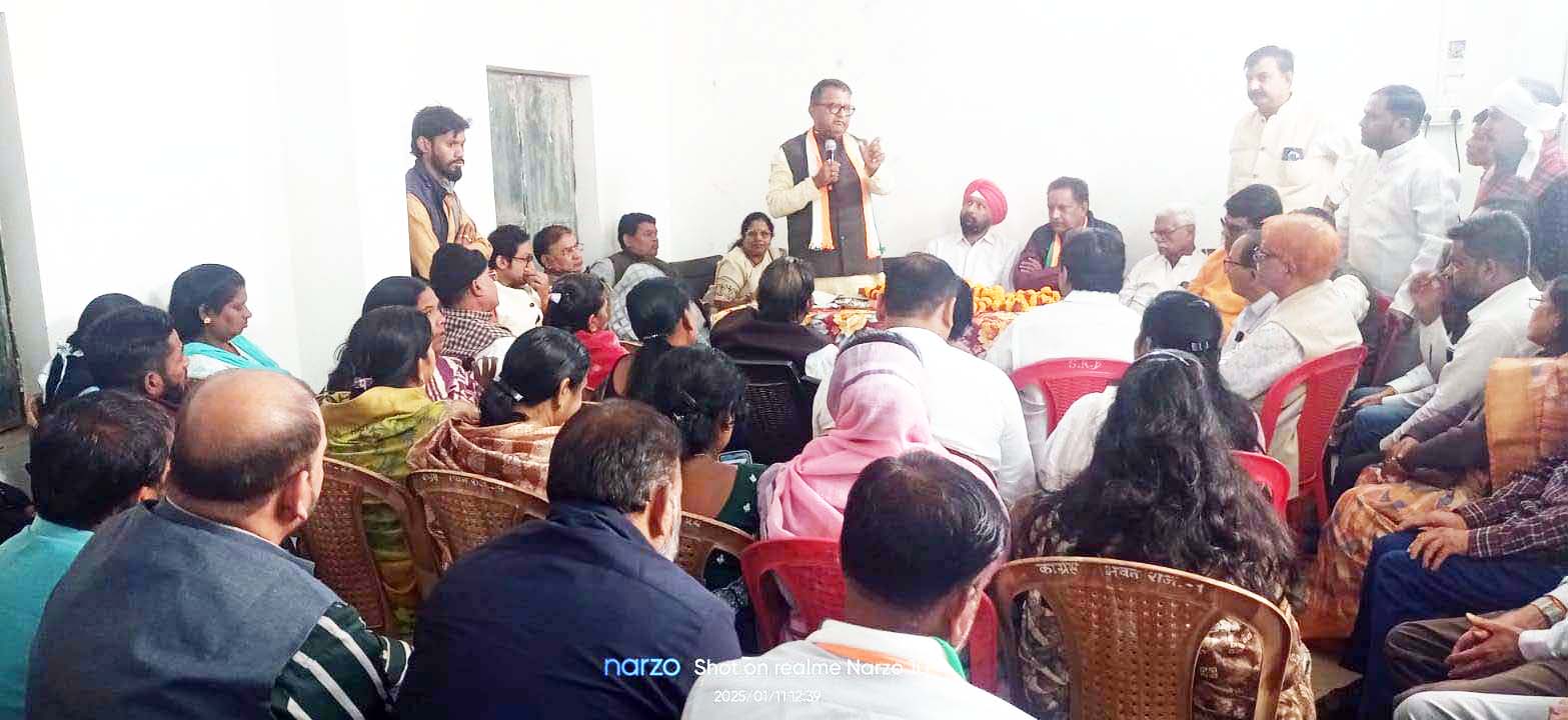 कांग्रेस में मनमोहन की रिपोर्ट चली है और चलती रहेगी- त्रिवेदी