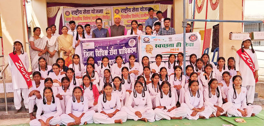 राष्ट्रीय युवा दिवस पर विद्यार्थियों को दी विधिक जानकारी