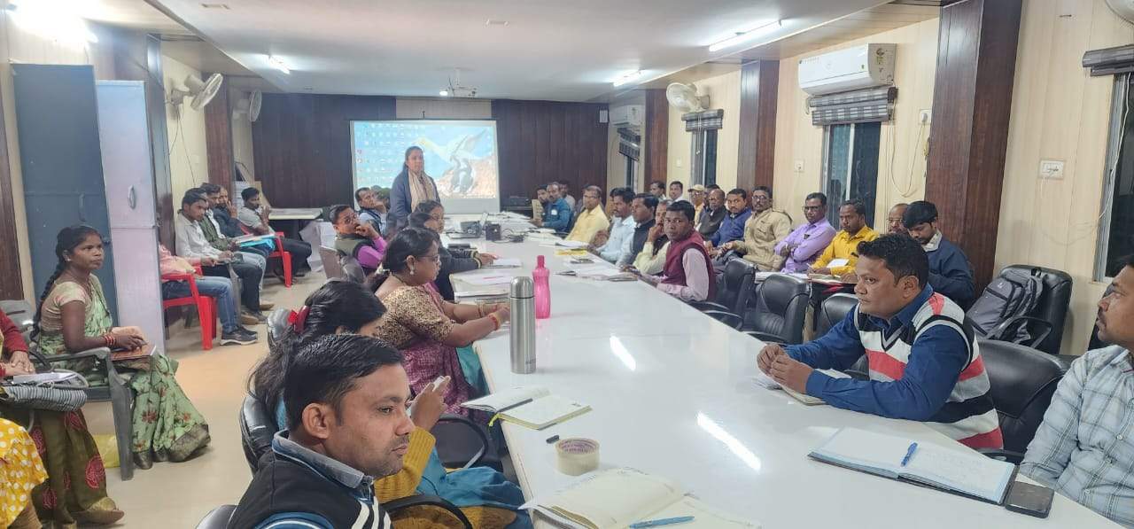 बीआरएलएफ एग्रोगेट सोसाईटी ने  फील्ड कर्मियों को दिया प्रशिक्षण