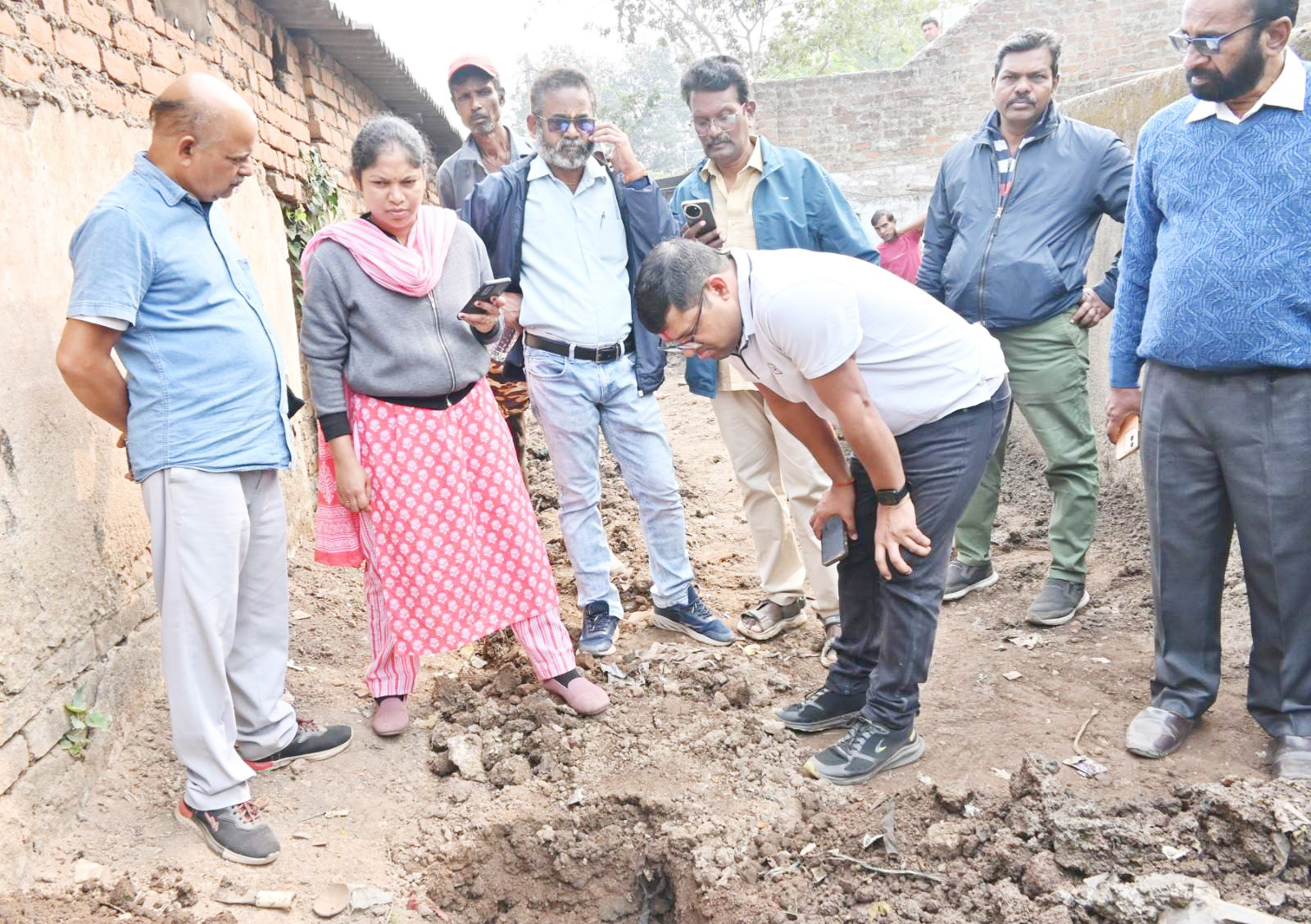सीवरेज पाइपलाइन बिछाने का कार्य सबके सहयोग से ही पूर्ण होगा-आयुक्त सीवरेज पाइपलाइन बिछाने का कार्य सबके सहयोग से ही पूर्ण होगा-आयुक्त