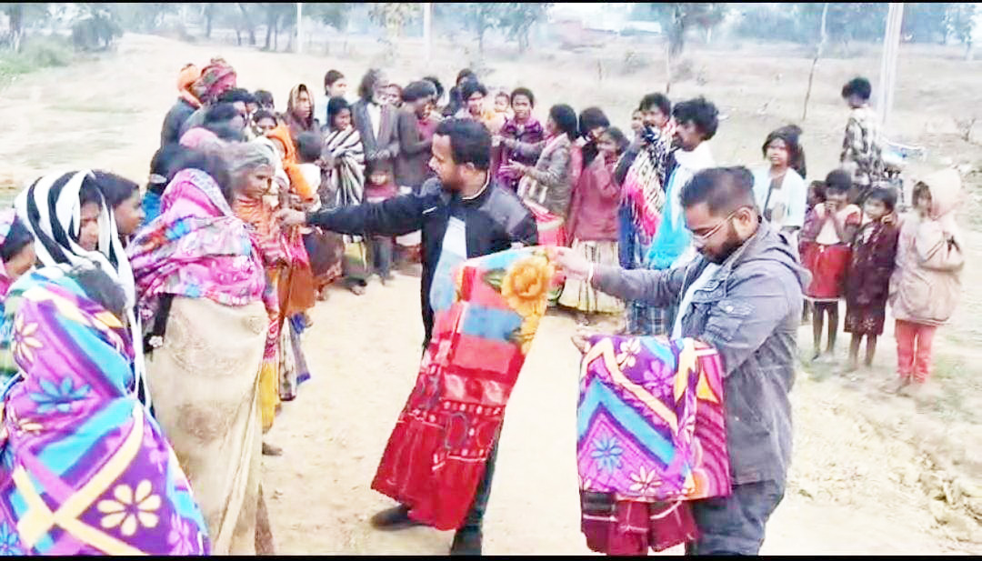 साईं बाबा सेवा आश्रम ने जरूरतमंदों को बांटे कंबल साईं बाबा सेवा आश्रम ने जरूरतमंदों को बांटे कंबल