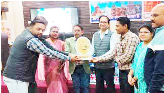 सफलता के लिए दिन में सपने देखने होते हैं - अग्रवाल सफलता के लिए दिन में सपने देखने होते हैं - अग्रवाल