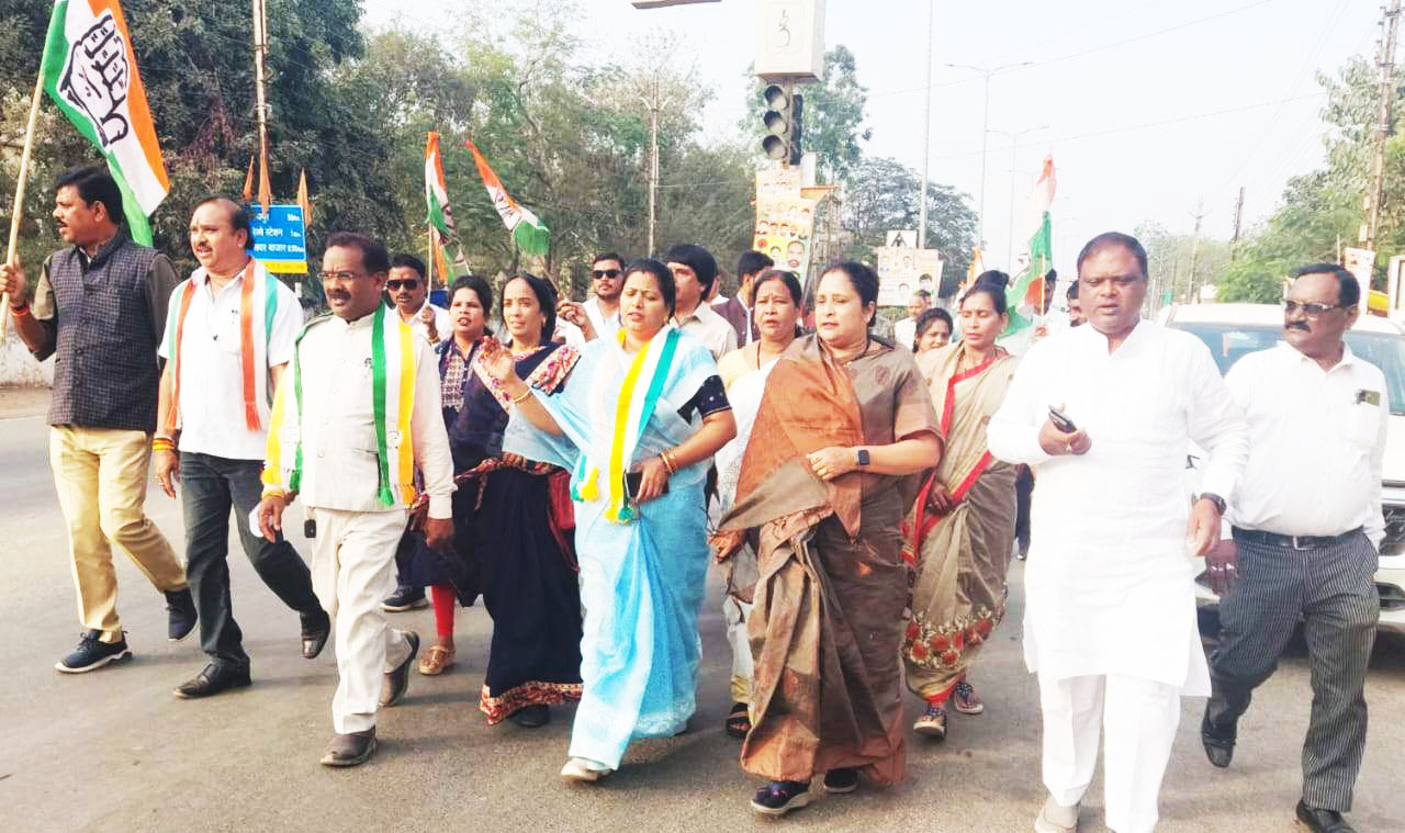 ओबीसी आरक्षण में कटौती, कांगे्रस का धरना-प्रदर्शन ओबीसी आरक्षण में कटौती, कांगे्रस का धरना-प्रदर्शन