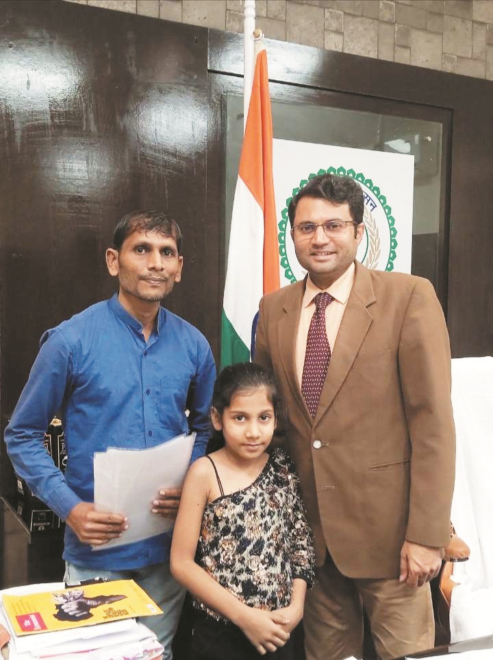 शहर के ईरानी मोहल्ले में न सड़क न स्ट्रीट लाईट शहर के ईरानी मोहल्ले में न सड़क न स्ट्रीट लाईट