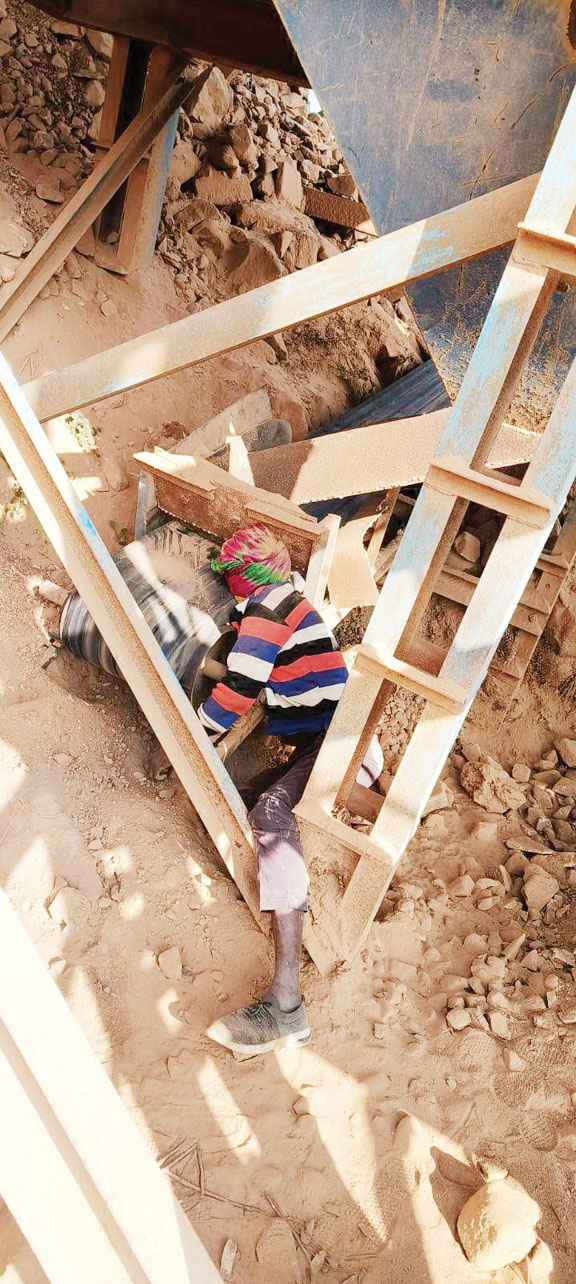 क्रशर प्लांट में मजदूर की मौत, जांच क्रशर प्लांट में मजदूर की मौत, जांच