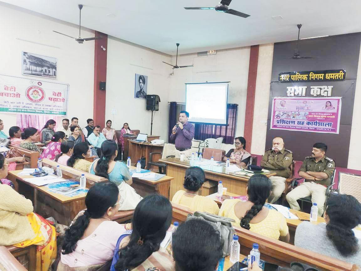 बाल विवाह रोकने समाज प्रमुख, धर्मगुरु, टैटू, कार्ड छापने वालों का सहयोग जरूरी