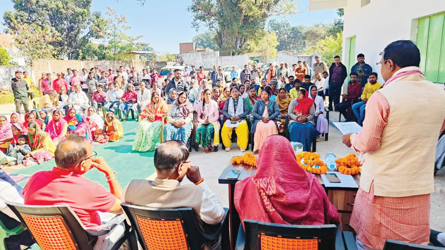 नगरीय चुनाव पर गहमा-गहमी तेज, उम्मीदवारों ने की दावेदारी नगरीय चुनाव पर गहमा-गहमी तेज, उम्मीदवारों ने की दावेदारी