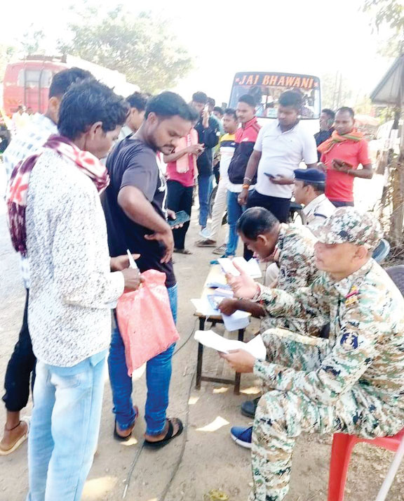 यातायात नियम तोडऩे पर चालान यातायात नियम तोडऩे पर चालान