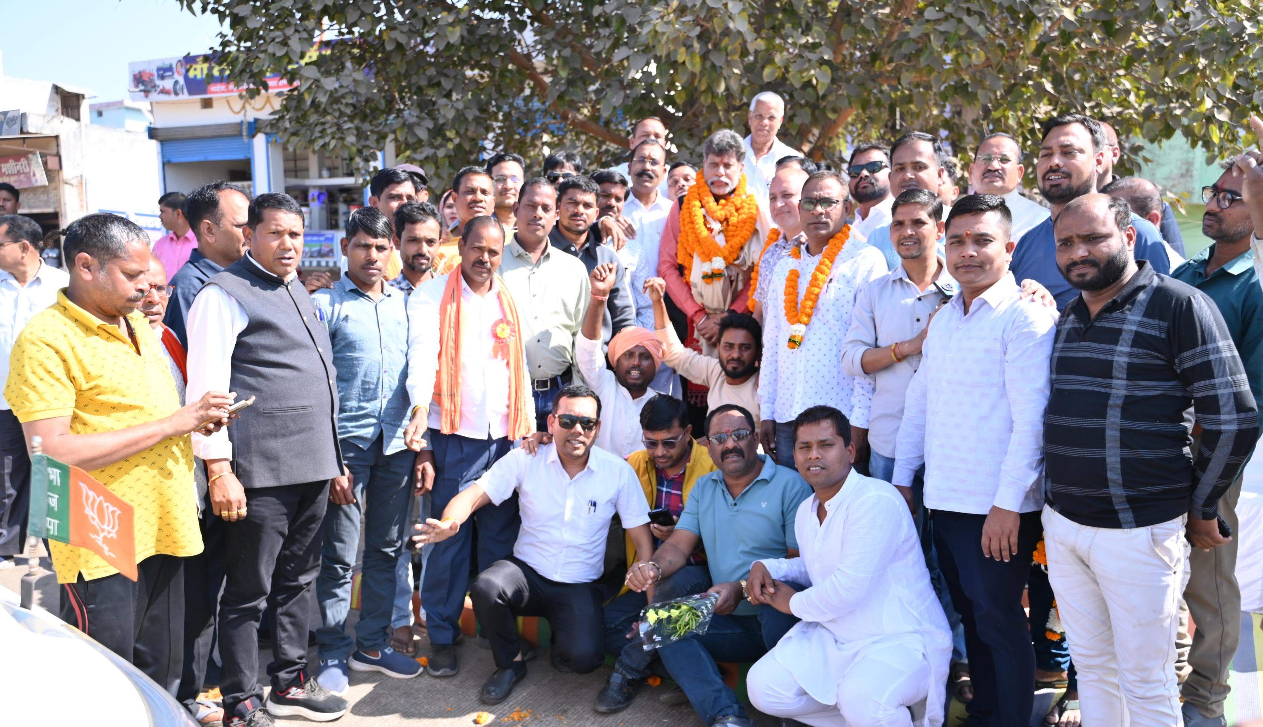 भाजपा प्रदेशाध्यक्ष किरणदेव का स्वागत भाजपा प्रदेशाध्यक्ष किरणदेव का स्वागत