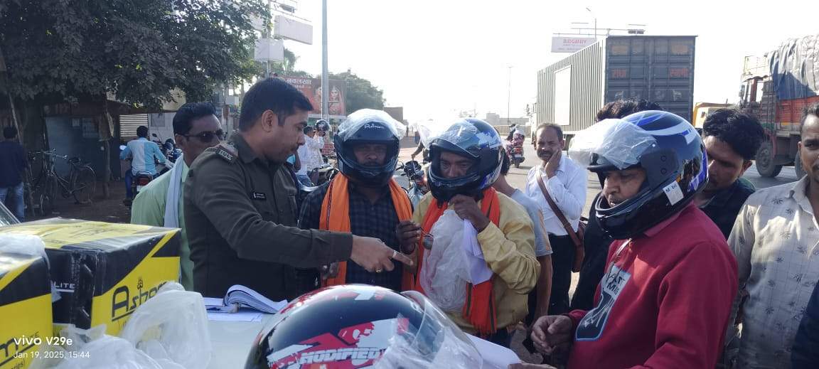 394 वाहन चालकों से वसूला दो लाख 394 वाहन चालकों से वसूला दो लाख
