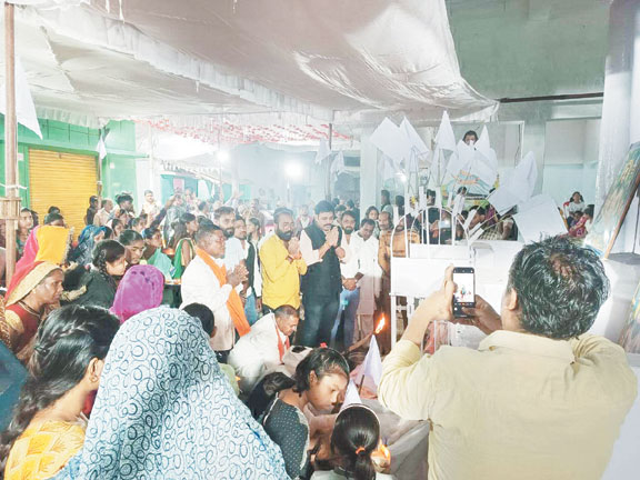 जोत प्रज्वलित कर सात दिनी गुरु गद्दी पूजा शुरू