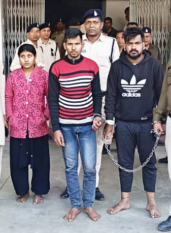 दोहरा हत्याकांड: 200 सीसीटीवी फुटेज खंगालने के बाद आरोपियों तक पहुंची पुलिस दोहरा हत्याकांड: 200 सीसीटीवी फुटेज खंगालने के बाद आरोपियों तक पहुंची पुलिस