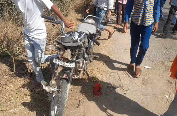 दो बाइक की टक्कर, एक युवक की मौत, एक घायल