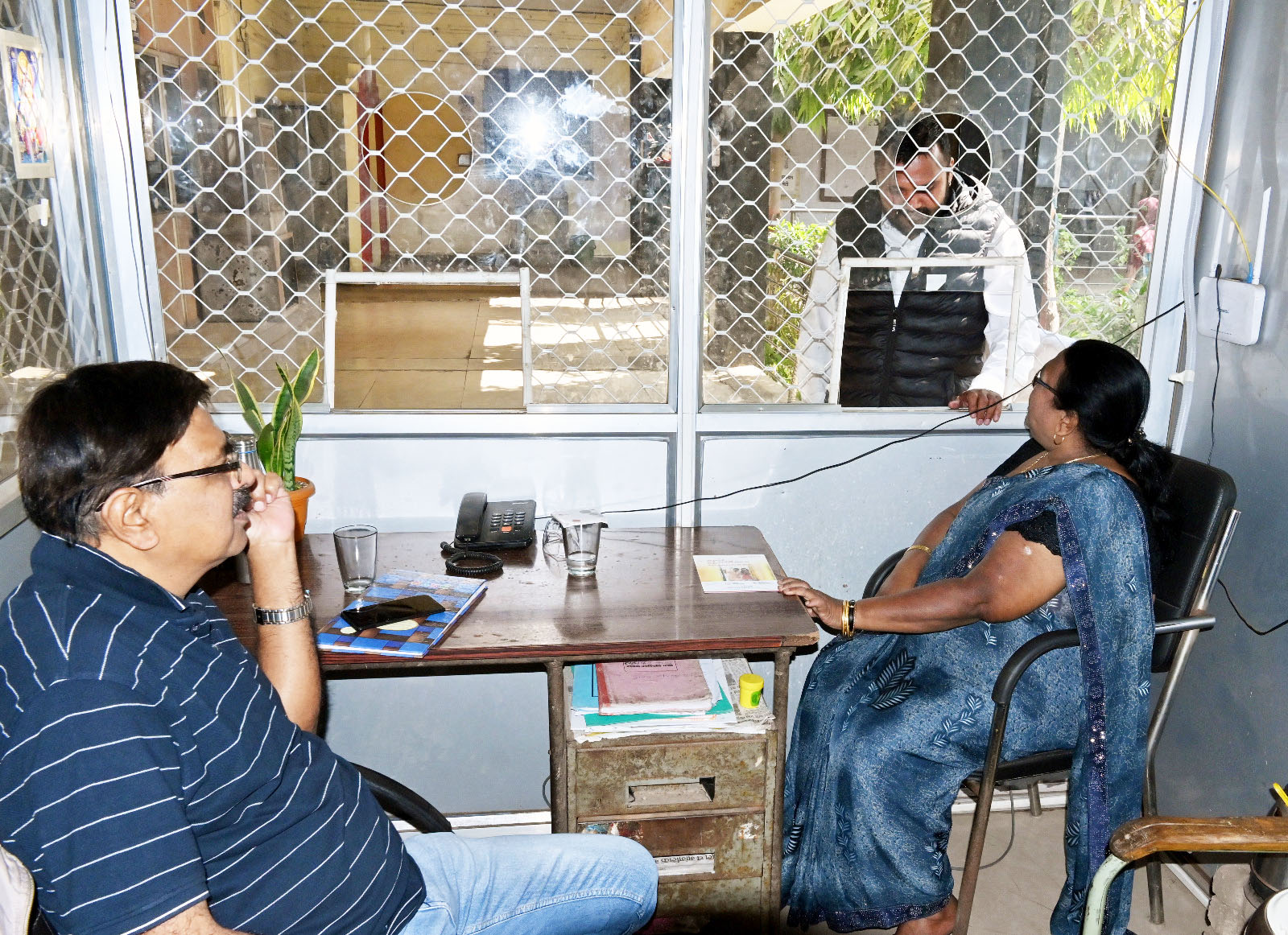 हेल्प डेस्क पे फोन कर जानकारी प्राप्त करें बार-बार निगम कार्यालय आने की आवश्यकता नहीं हेल्प डेस्क पे फोन कर जानकारी प्राप्त करें बार-बार निगम कार्यालय आने की आवश्यकता नहीं