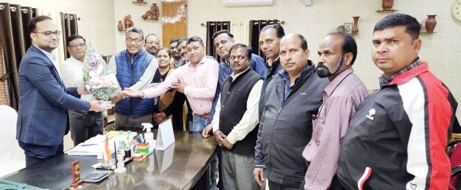 टीचर्स एसो. ने नवपदस्थ जिला पंचायत सीईओ का किया स्वागत, विभिन्न समस्याओं पर चर्चा टीचर्स एसो. ने नवपदस्थ जिला पंचायत सीईओ का किया स्वागत, विभिन्न समस्याओं पर चर्चा