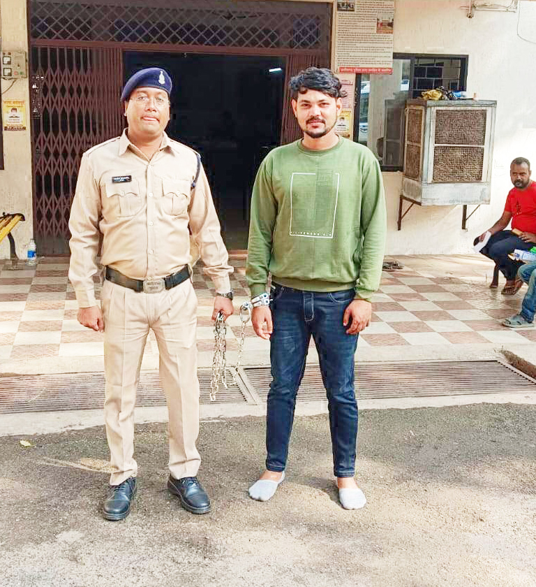 चाकू से प्राणघातक हमला, आरोपी गिरफ्तार चाकू से प्राणघातक हमला, आरोपी गिरफ्तार