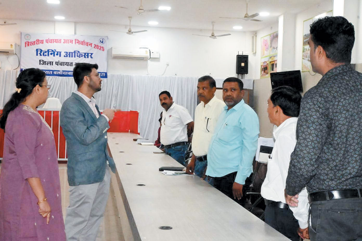 पंचायत चुनाव के लिए नाम निर्देशन पत्र दाखिल करने क़ी कार्यवाही का जायजा