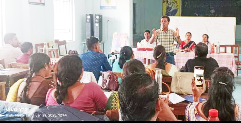 डाइट बेमेतरा में चल रही है योग शिक्षा उन्मुखीकरण प्रशिक्षण 