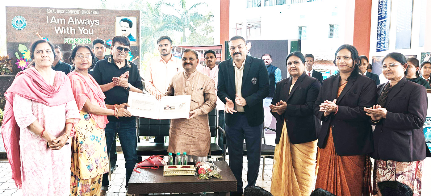 सांसद ने रॉयल किड्स कान्वेंट के बच्चों को किया प्रोत्साहित