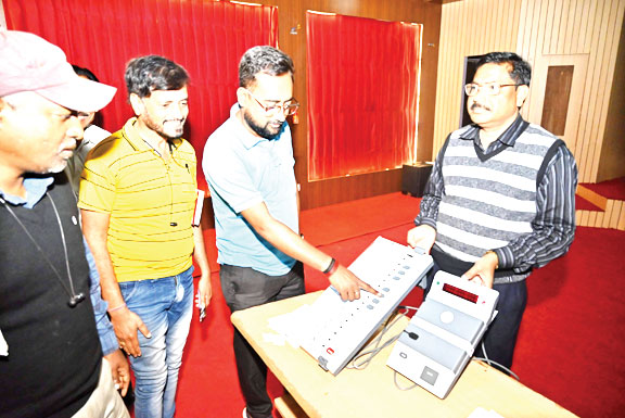 म्युनिसिपल चुनाव: मीडिया कर्मियों की कार्यशाला म्युनिसिपल चुनाव: मीडिया कर्मियों की कार्यशाला