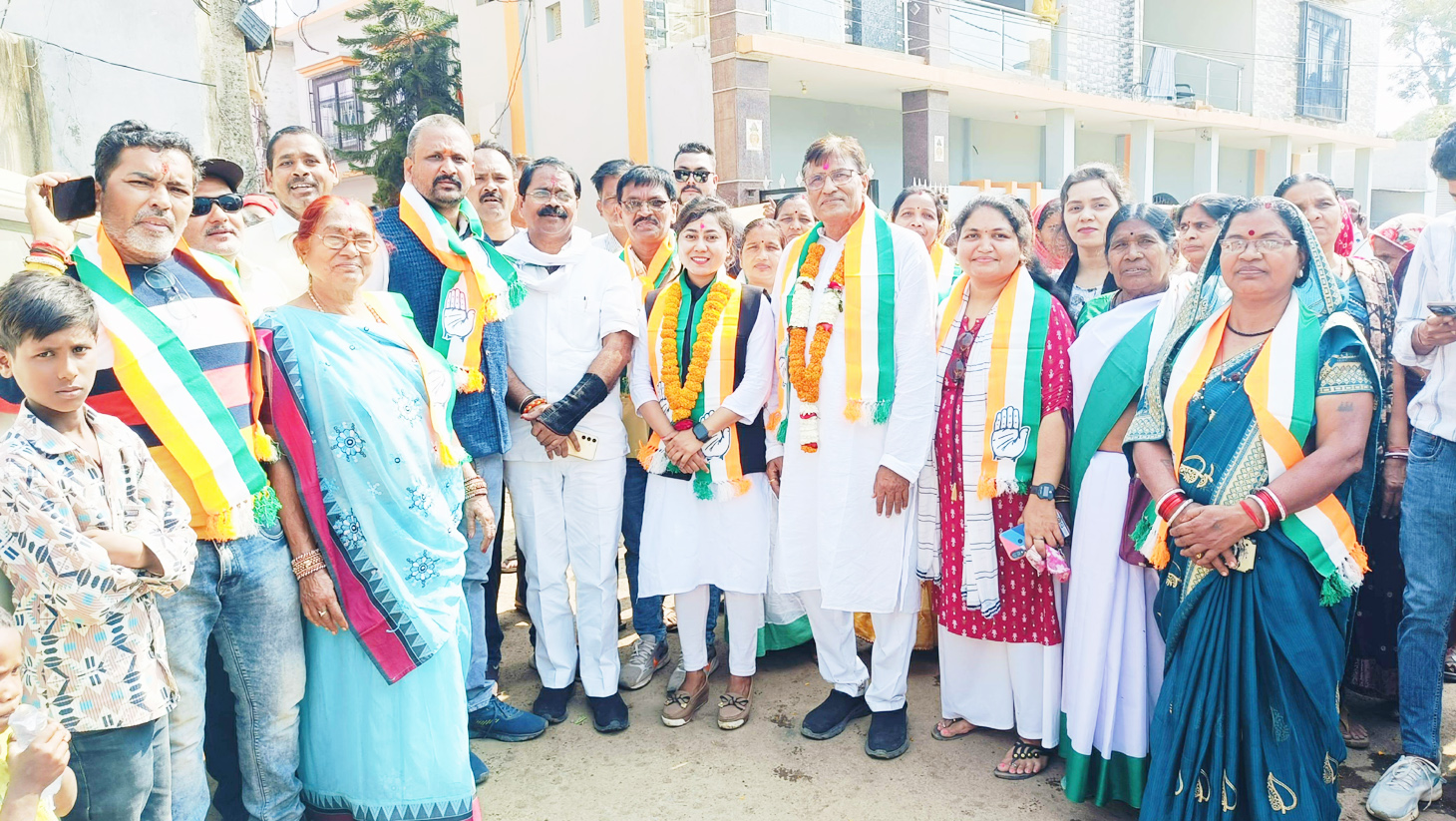 कांग्रेस अध्यक्ष प्रत्याशी  का जनसंपर्क