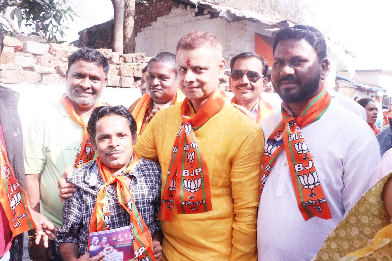 भाजपा अध्यक्ष प्रत्याशी ने जनसंपर्क कर मांगा समर्थन