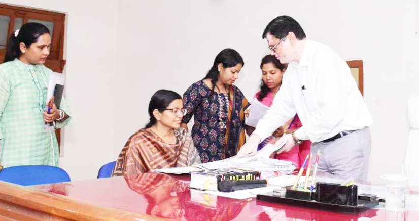 महापौर के लिए 11 व पार्षद के लिए 176 प्रत्याशी चुनावी मैदान में