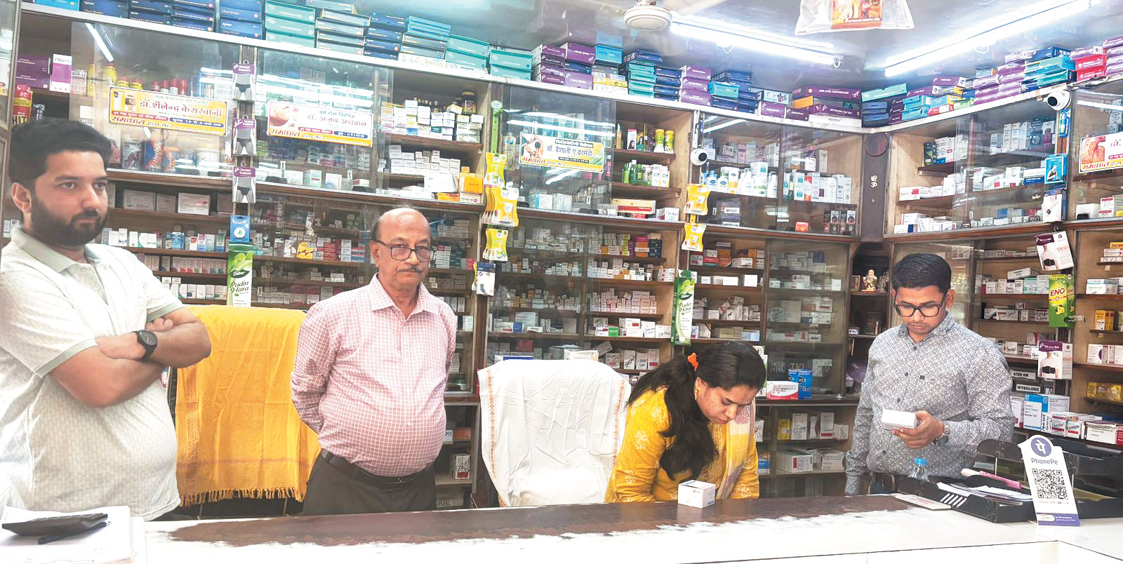  मेडिकल स्टोर्स में दबिश, सीसीटीवी कैमरा लगाने निर्देश