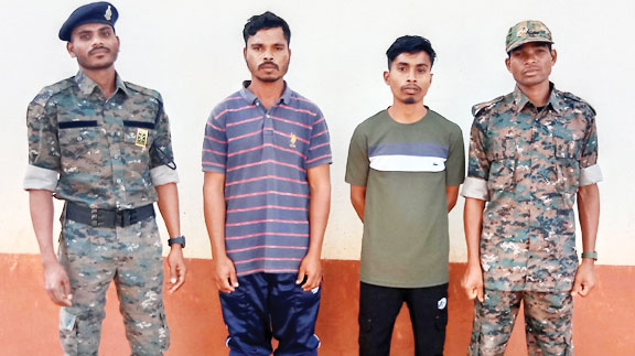 नक्सलियों को हथियारों की सप्लाई, 4 गिरफ्तार