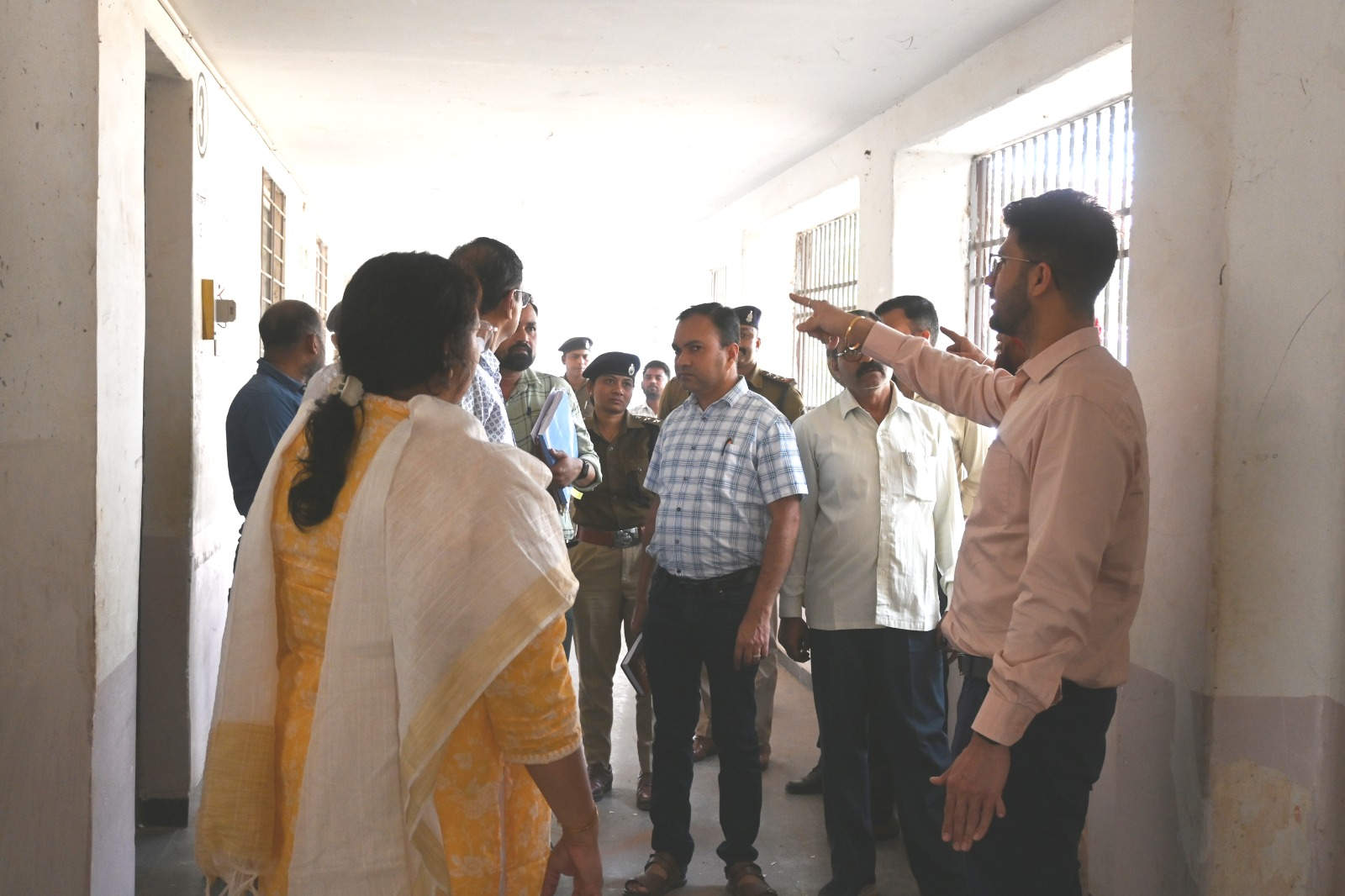 ईवीएम भण्डारण व कमीशनिंग स्थल का निरीक्षण