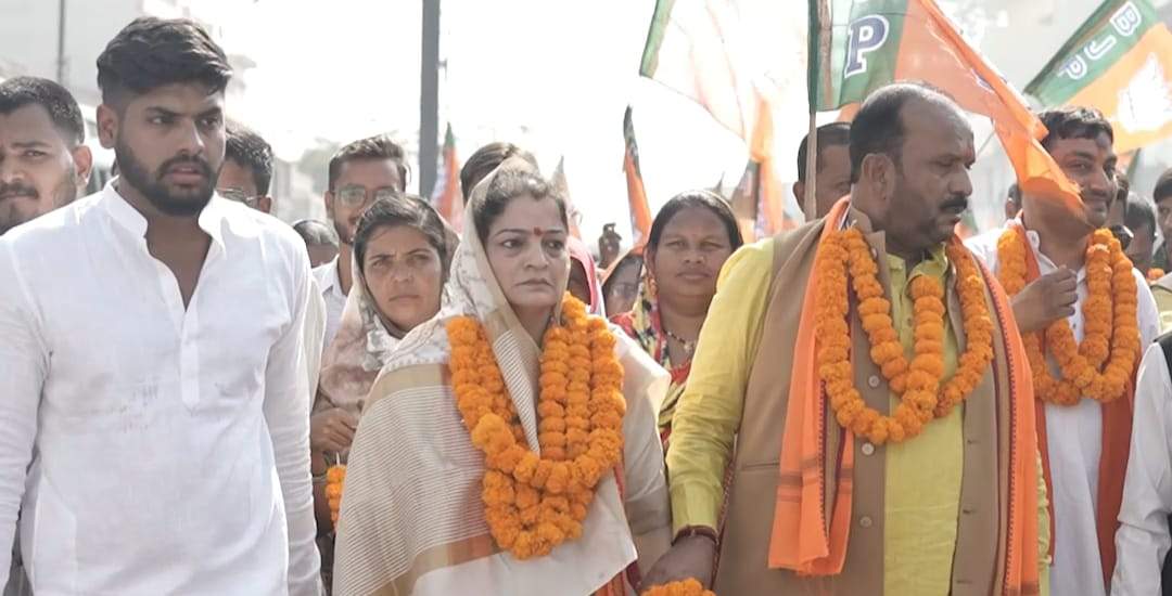 भाजपा की कल्पना और अंजू ने भरा नामांकन 
