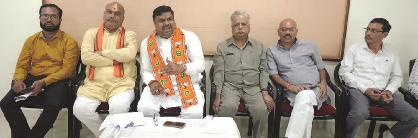 विधायक ने निवृत्तमान महापौर बाकलीवाल पर लगाया भ्रष्टाचार का आरोप विधायक ने निवृत्तमान महापौर बाकलीवाल पर लगाया भ्रष्टाचार का आरोप