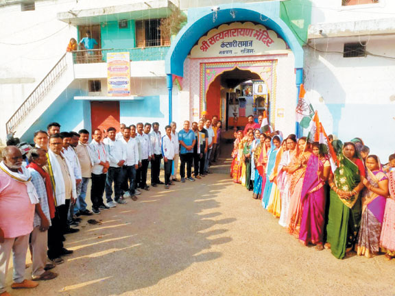 मंदिरों में पूजा कर कांग्रेस प्रत्याशियों ने किया प्रचार शुरू