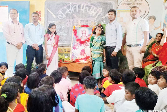 प्र.अ. ने विद्यालय में कराया न्यौता भोजन