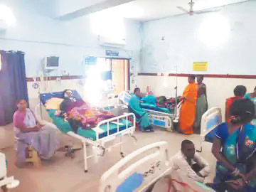 ट्रैक्टर-ट्रॉली को हाईवाने मारी टक्कर, दो मौतें, 27 घायल