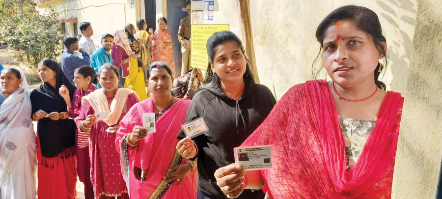 सरगुजा में 64.85 फीसदी मतदान सरगुजा में 64.85 फीसदी मतदान