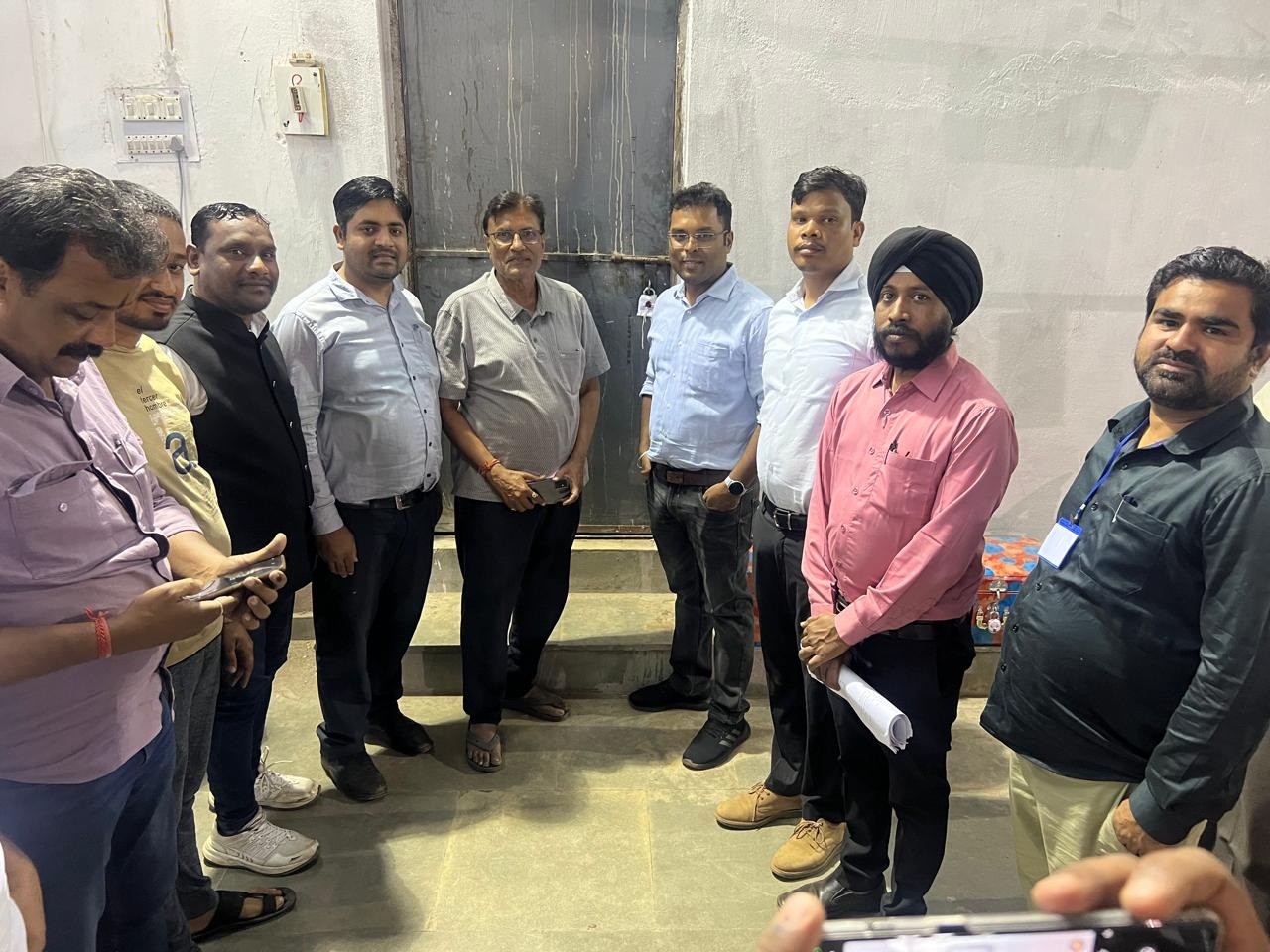 ईवीएम स्ट्रांग रूम सील