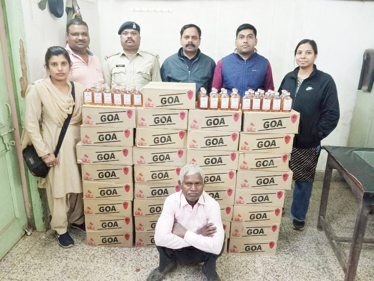 दो लाख से अधिक की अवैध शराब जब्त