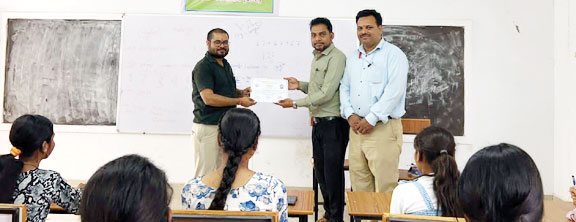  आवासीय कन्या महाविद्यालय में व्याख्यान माला