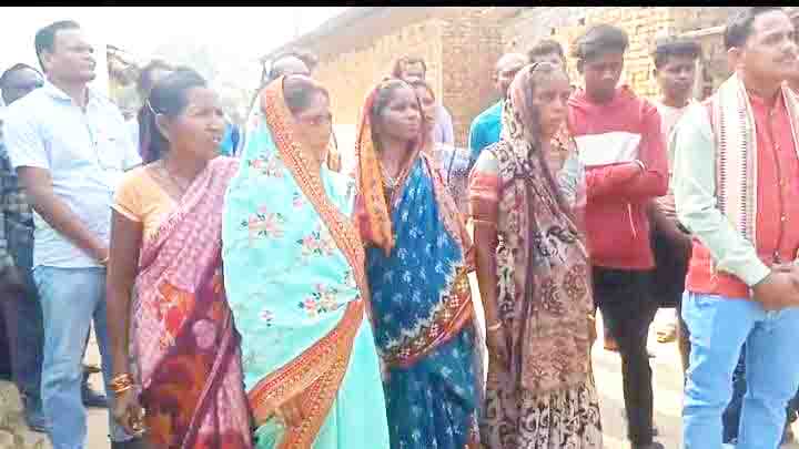 हार के बाद प्रत्याशी ने मचाया हंगामा हार के बाद प्रत्याशी ने मचाया हंगामा