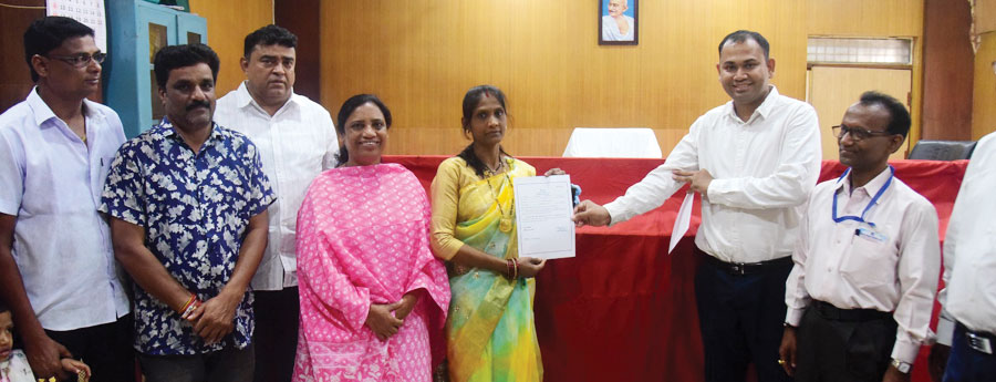 कोण्डागांव जनपद के नवनिर्वाचित जिपं सदस्यों को प्रमाण पत्र