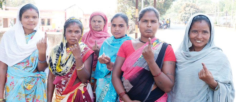 फरसगांव-माकड़ी में मतदान, लंबी कतारें