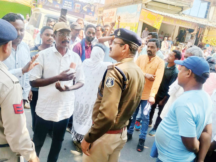 पंचायत चुनाव में धांधली का आरोप पंचायत चुनाव में धांधली का आरोप