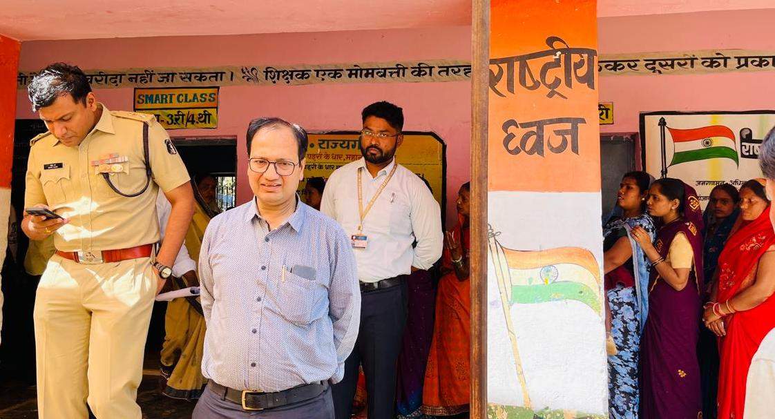 डोंगरगढ़ में 64.65 व डोंगरगांव जपं में दोपहर तक 69.41 फीसदी मतदान