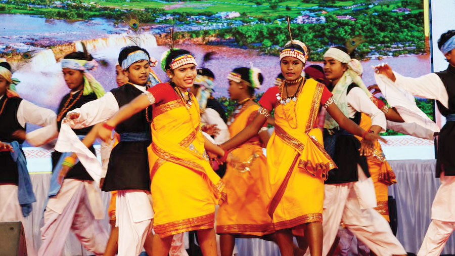 चित्रकोट महोत्सव, रंगारंग प्रस्तुति