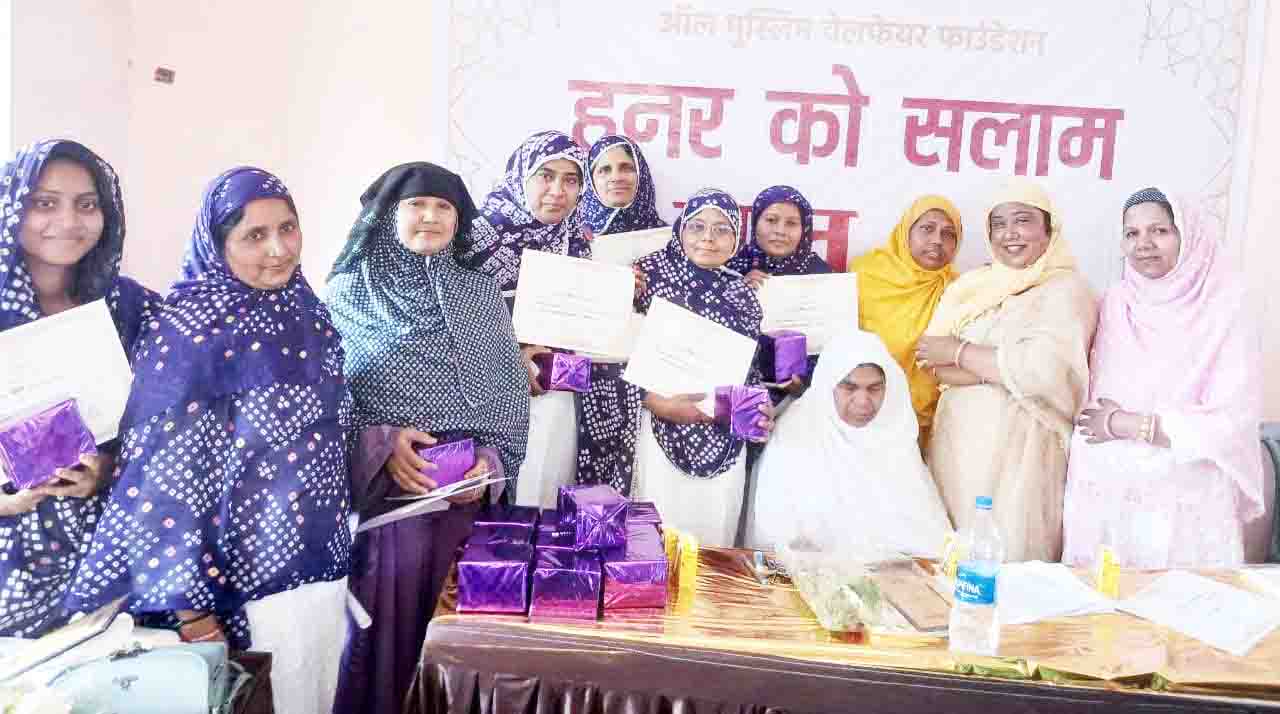 नात स्पर्धा: जीनत फातिमा प्रथम नात स्पर्धा: जीनत फातिमा प्रथम